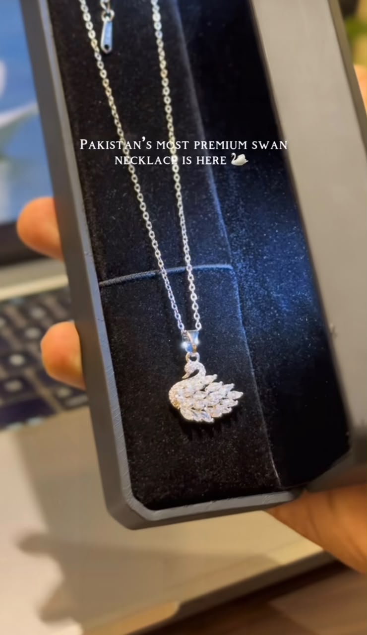 Elegant Swan Jewelry Set – Crystal Swan Necklace & Matching Earrings for Women